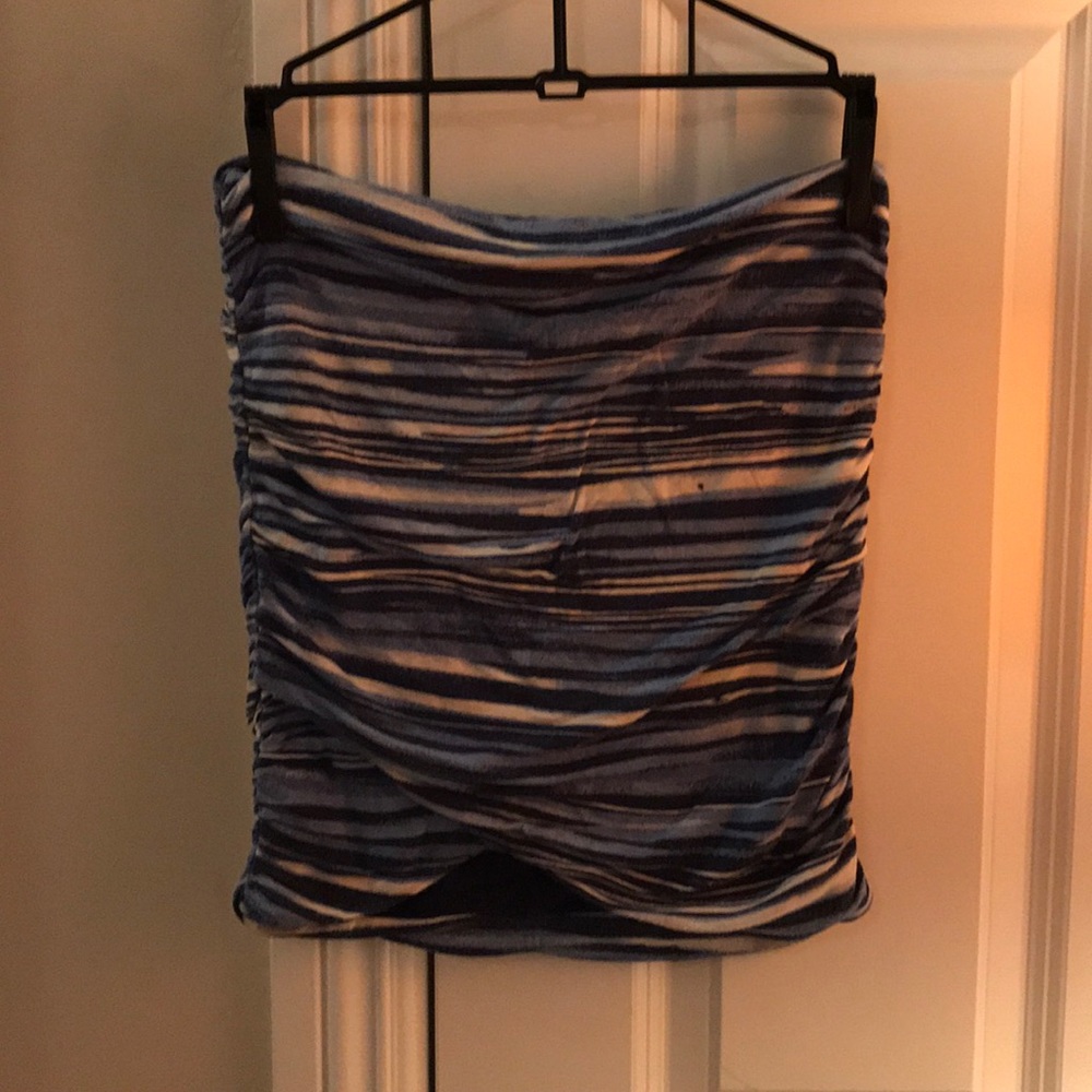 Blue patterned stretchy skirt